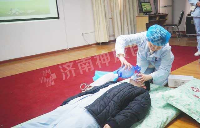 ��Ժ��������չ���ķθ�������������ѵ��Ϊ����Ӯ�����ʱ��